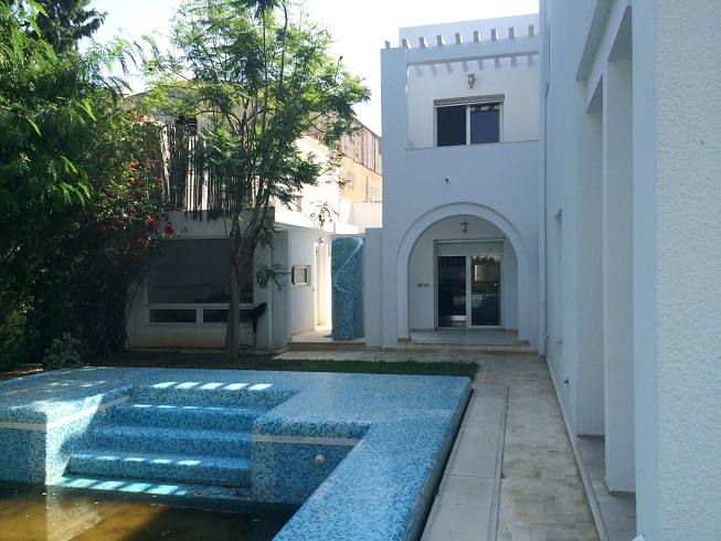 Magnifique Villa S+7 au cœur de La Soukra